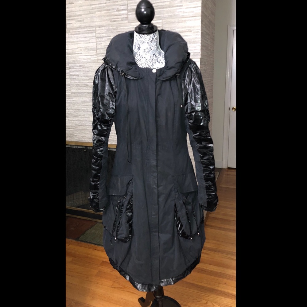 - Entrata black coat size medium